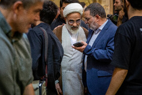سردار علی‌محمد نایینی و حجت الاسلام حاج‌صادقی نماینده ولی فقیه در سپاه در مراسم بزرگداشت سردار علیرضا افشار
