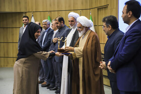 تجلیل از  واحدهای تولیدی نمونه استان در مراسم گرامیداشت روز جهانی استاندارد - کرمان