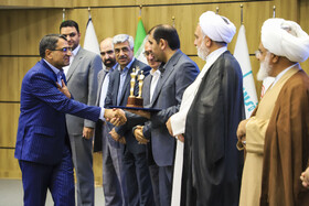 تجلیل از  واحدهای تولیدی نمونه استان در مراسم گرامیداشت روز جهانی استاندارد - کرمان