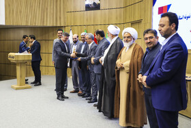 تجلیل از  واحدهای تولیدی نمونه استان در مراسم گرامیداشت روز جهانی استاندارد - کرمان