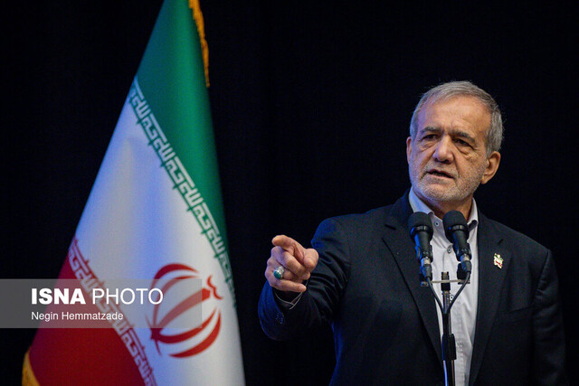 آنان که از خارجِ کشور، پمپاژ ناامیدی می‌کنند خودفروخته‌اند