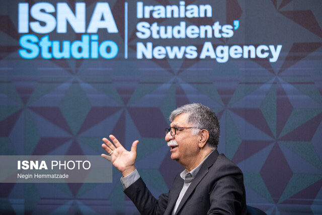 روزنامهنگاری همیشه «موی دماغ» سیاست بوده است/مرجعیت رسانه در «آزمونها» شکل میگیرد