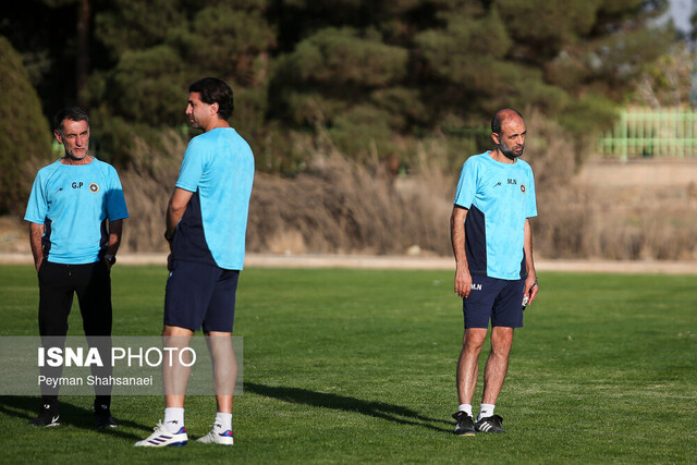 سرمربی سپاهان: به حمایت هواداران تا آخرین لحظه نیازمندیم/ اخباری را ۲ تا ۳ ماه در اختیار نداریم