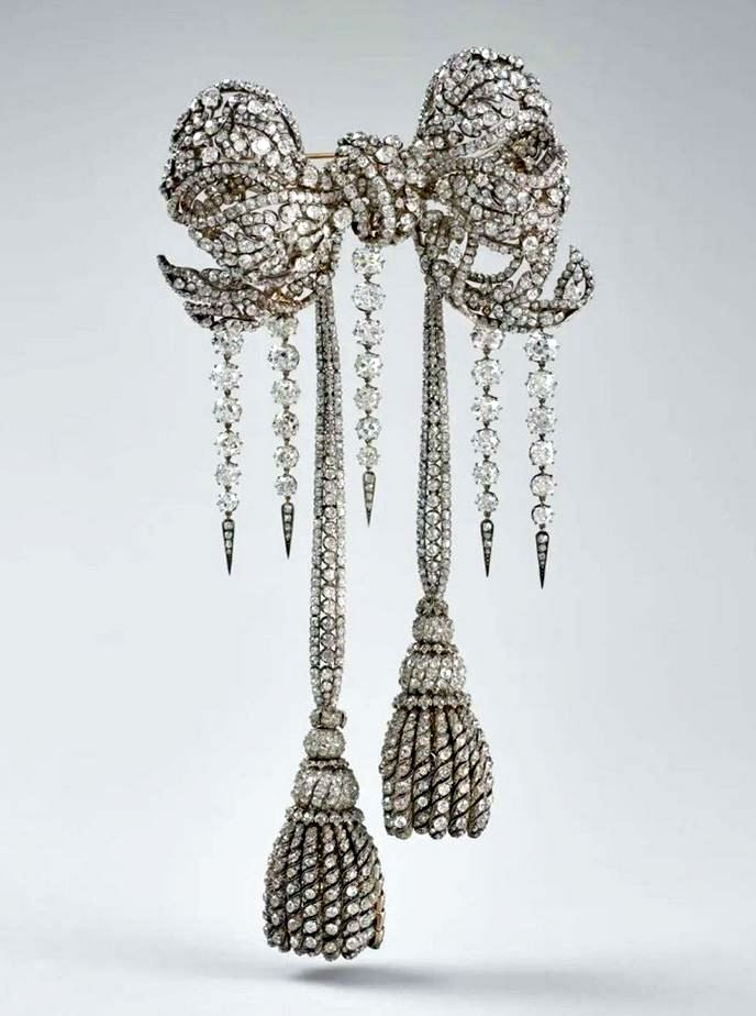 غارت در قلب پاریس /سارقان چه دزیدند و چطور در هفت دقیقه فرار کردند؟