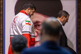 علیرضا بیات رئیس سابق سازمان حج و زیارت و پیرحسین کولیوند، رئیس جمعیت هلال احمر در آیین تودیع و معارفه رئیس سازمان حج و زیارت
