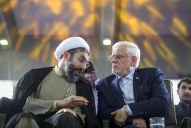 محمدرضا عارف، معاون اول رئیس جمهور و مصطفی رستمی، رئیس نهاد نمایندگی رهبری در دانشگاه‌ها در آیین استقبال از نو دانشجو معلمان دانشگاه فرهنگیان
