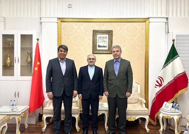 تاکید استاندار کرمان بر گسترش همکاریهای اقتصادی با چین در دیدار با سرکنسول ایران در شانگهای تاکید استاندار کرمان بر گسترش همکاریهای اقتصادی با چین در دیدار با سرکنسول ایران در شانگهای