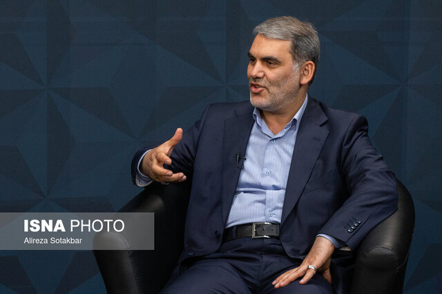 زنگنه: پزشکیان رگ خواب مجلس را می‌داند/ پرونده‌های باز زیادی داریم/ می‌ترسیم به موضوع بنزین و نان نزدیک شویم