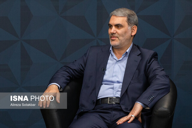 زنگنه: پزشکیان رگ خواب مجلس را میداند/ پروندههای باز زیادی داریم/ میترسیم به موضوع بنزین و نان نزدیک شویم