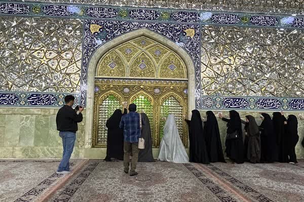 جهادگران کشور حرم مطهر حضرت فاطمه معصومه (س) را غبارروبی کردند