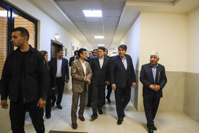افتتاح مجتمع پزشکی بوعلی سیرجان با حضور علی زینی‌وند، معاون سیاسی وزیر کشور، سید مهدی خاموشی، رییس اوقاف کشور و محمد علی طالبی، استاندار کرمان