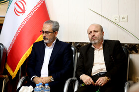 سیدمحسن لطیفی مدیرکل صدا و سیمای مرکز اردبیل و علیرضا حسین‌نژاد مدیرکل کمیته امداد امام خمینی(ره) استان اردبیل در جلسه شورای زکات استان اردبیل