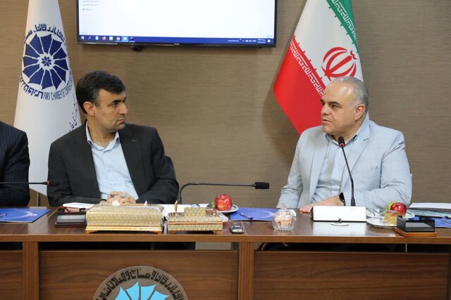 بخش تولید فارس با مشکلات جدی در حوزه انرژی مواجه است/ انتقاد از نگاه سلیقهای بانکها در اعطای تسهیلات بخش تولید فارس با مشکلات جدی در حوزه انرژی مواجه است/ انتقاد از نگاه سلیقهای بانکها در اعطای تسهیلات