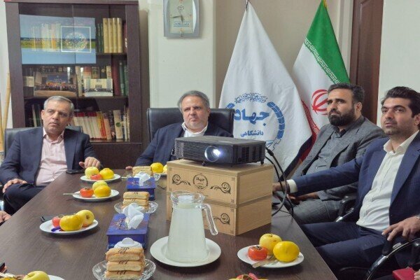 معاون آموزش جهاددانشگاهی از مراکز آموزشی واحد قم بازدید کرد