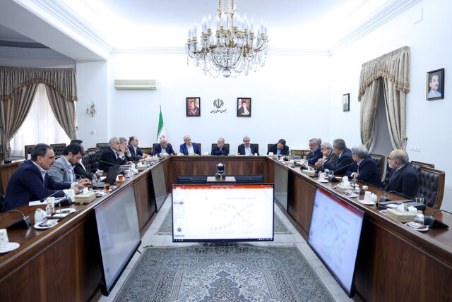 پزشکیان: منابع مالی و ارزی نباید در چرخه معیوب واسطه‌گری هدر برود