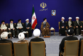دیدار دست‌اندرکاران کنگره بین‌المللی علامه میرزای نائینی با رهبر انقلاب