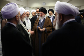 دیدار دست‌اندرکاران کنگره بین‌المللی علامه میرزای نائینی با رهبر انقلاب