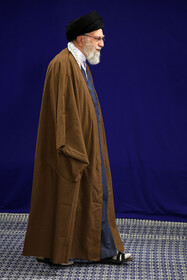 دیدار دست‌اندرکاران کنگره بین‌المللی علامه میرزای نائینی با رهبر انقلاب
