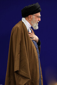 دیدار دست‌اندرکاران کنگره بین‌المللی علامه میرزای نائینی با رهبر انقلاب
