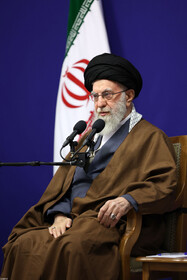 دیدار دست‌اندرکاران کنگره بین‌المللی علامه میرزای نائینی با رهبر انقلاب