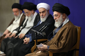 دیدار دست‌اندرکاران کنگره بین‌المللی علامه میرزای نائینی با رهبر انقلاب