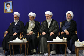 دیدار دست‌اندرکاران کنگره بین‌المللی علامه میرزای نائینی با رهبر انقلاب