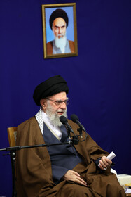 دیدار دست‌اندرکاران کنگره بین‌المللی علامه میرزای نائینی با رهبر انقلاب