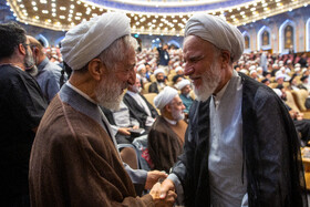 حجت الاسلام محمدی عراقی مسئول دفتر رهبر معظم انقلاب در قم و آیت الله صدیقی در کنگره بین المللی میرزای نائینی - قم