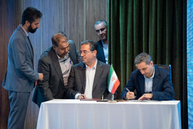 امضا هفت تفاهم‌نامه توسط رضا رحمانی استاندار آذربایجان غربی در نشست رئیس جمهور با سرمایه گذاران و فعالین اقتصادی آذربایجان غربی