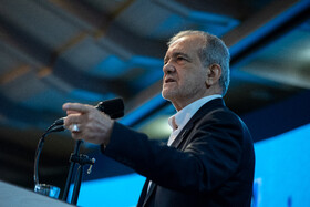 پزشکیان: ضروری است زین‌پس تمام صنایع آب‌بر صرفاً در سواحل جنوبی توسعه پیدا کنند