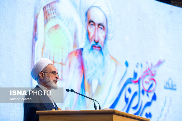 ۴۱ جلد موسوعه علامه میرزای نائینی در قم رونمایی شد