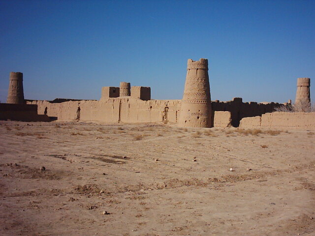 آغاز مرمت عمارت برج یزدان‌آباد شهرستان زرند 