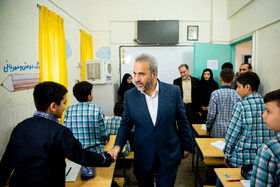 بازدید نادر یاراحمدی رئیس مرکز امور اتباع و مهاجرین خارجی وزارت کشور از مدارس اتباع خارجی