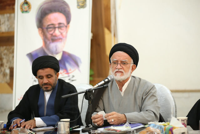 کشوری که بیش از ۳۰۰ هزار شهید داده، نمیتواند نسبت به سرنوشت خود بیتفاوت باشد کشوری که بیش از ۳۰۰ هزار شهید داده، نمیتواند نسبت به سرنوشت خود بیتفاوت باشد