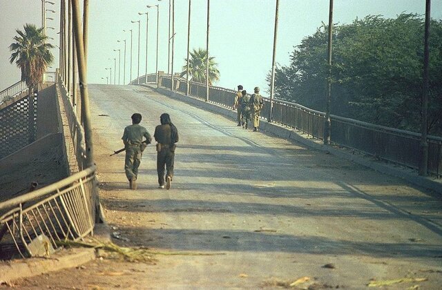 وقتی خرمشهر سقوط کرد وقتی خرمشهر سقوط کرد