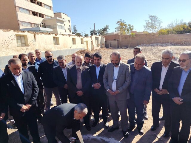 آیین آغاز عملیات اجرایی احداث هنرستان استاد محمدکریم فضلی به همت گروه صنعتی گلرنگ آیین آغاز عملیات اجرایی احداث هنرستان استاد محمدکریم فضلی به همت گروه صنعتی گلرنگ