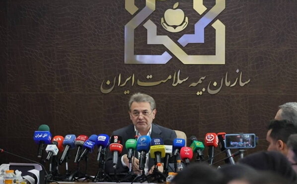 پوشش ۹۰ درصدی هزینههای بستری در بخش دولتی/ بیمه رایگان ۱۰ میلیون نفر در ۵ دهک اول پوشش ۹۰ درصدی هزینههای بستری در بخش دولتی/ بیمه رایگان ۱۰ میلیون نفر در ۵ دهک اول