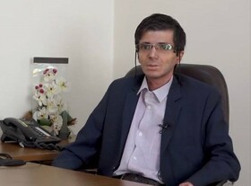 پای سخنان تنها پزشک مبتلا به بیماری پروانهای(EB) در جهان/ از رنج تا نخبگی در هفته جهانی  EB