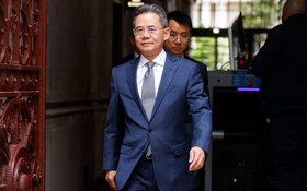 سفیر چین: انگلیس وادار به پذیرش مالکیت چین بر تایوان می‌شود