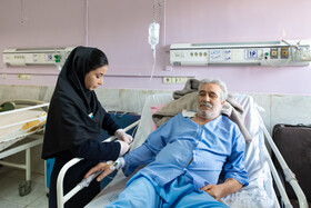 زهرا میرابی در بخش داخلی بیمارستان ۲۲ بهمن نیشابور به عنوان پرستار خدمت می‌کند.