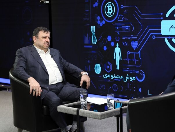 فیروزآبادی: ترور فرماندهان نظامی ربطی به واتس‌اپ نداشت/ برای بستن و فیلترکردن داوطلب زیاد داریم اما...