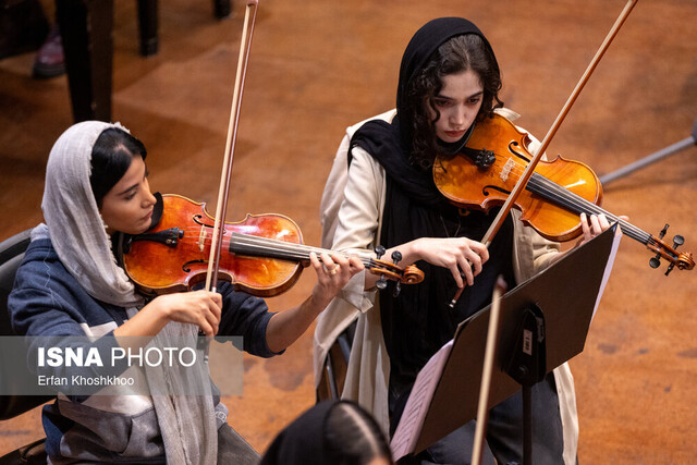 ارکستر نوجوانان پایتخت روی صحنه می‌رود