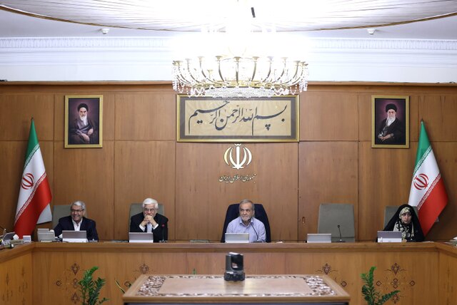 رئیسجمهور: اولین جلسه استانی هیئت دولت در این دوره، در خوزستان برگزار میشود رئیسجمهور: اولین جلسه استانی هیئت دولت در این دوره، در خوزستان برگزار میشود