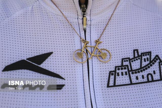 پوکر تیم دوچرخه‌سواری سپاهان در قهرمانی پیست