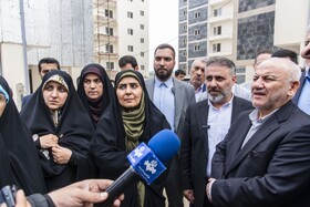 بازدید فرزانه صادق، وزیر راه وشهرسازی و زهرا بهروز آذر، معاون امور بانوان و خانواده رئیس جمهور از پروژه ۵۵۲ واحدی مسکن ملی میاندرود