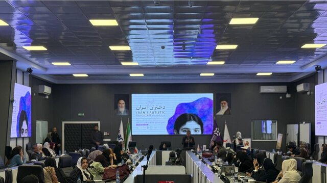 عکس دریافتی از جمعیت هلال احمر. هلال احمر در کنار جامعه اوتیسم / سن تشخیص اوتیسم در دختران بالاتر از پسران