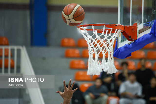 رعد جنگید، اما برق کاله چشمها را خیره کرد رعد جنگید، اما برق کاله چشمها را خیره کرد