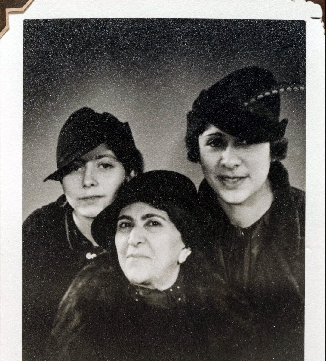 عکس‌های کمتر دیده شده از اندرونی مظفرالدین‌شاه قاجار!