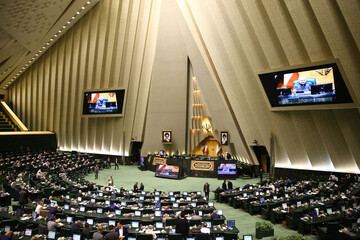 آغاز جلسه علنی مجلس/ ارائه گزارش وزرای کار و کشاورزی در خصوص نظام دهک بندی به نمایندگان