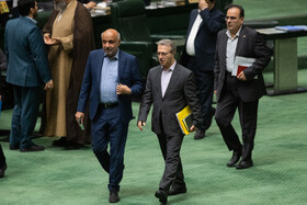 احمد میدری، وزیر کار در صحن علنی مجلس ـ ۶ آبان